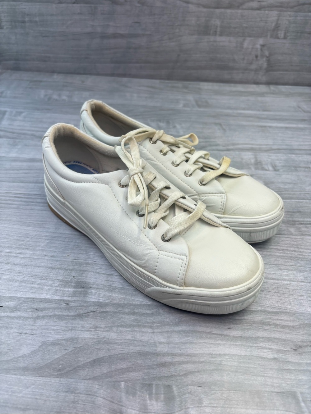Keds Women's Cream Lace-Up Platform Sneakers size 9 Stretch